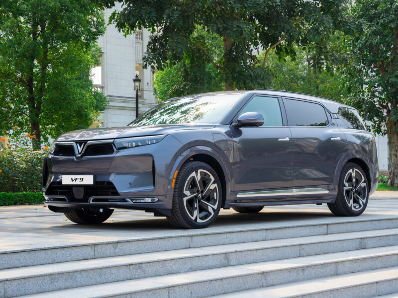 VinFast VF9 Eco8